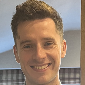 Dr Matthew Carr